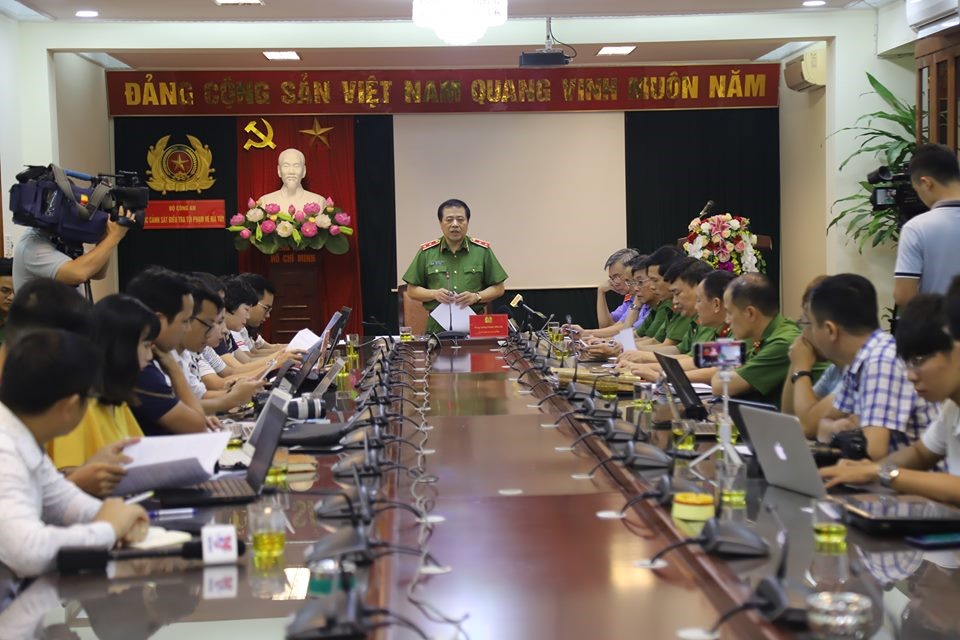 Cục trưởng Cục điều tra tội phạm về ma túy thông tin báo chí về vụ việc.
