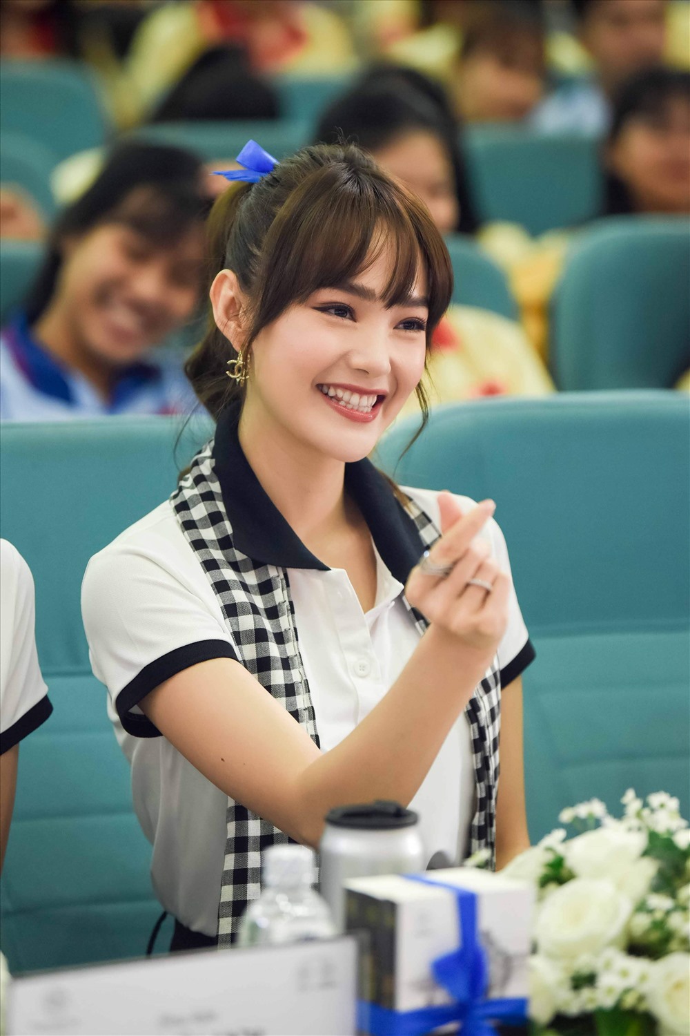 Nữ ca sĩ Minh Hằng cùng góp mặt trong chuyến đi đến Cần Thơ lần này.