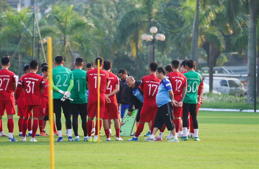 Dưới thời HLV Park Hang-seo, các cầu thủ phải chơi được ở nhiều vị trí khác nhau và sẵn sàng thích nghi với sơ đồ mà ông thầy người Hàn Quốc đề ra Ảnh: HOÀI THU