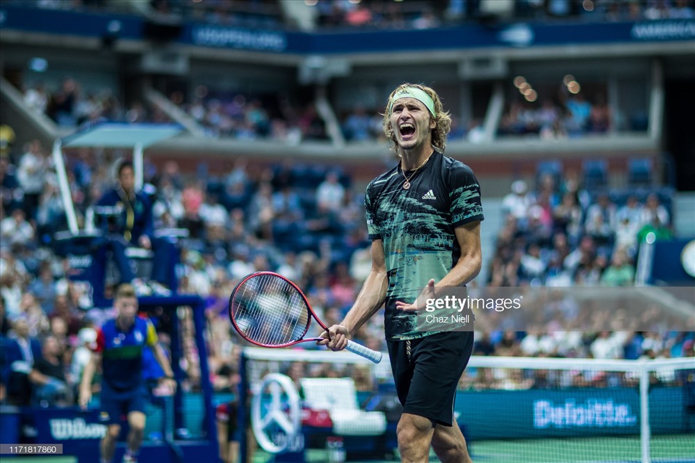Alexander Zverev thêm một lần ném trái đắng tại Mỹ mở rộng. Ảnh: Getty.