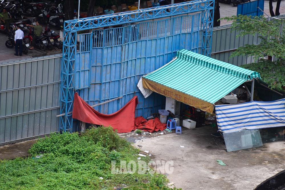 Từng thuộc về Tổng Công ty CP Bia – Rượu – Nước giải khát Sài Gòn (Sabeco), sau khi được cấp Giấy Chứng nhận quyền sử dụng đất tạm thời tại khu đất trên vào năm 2006, công ty này xin chuyển mục đích sử dụng đất để đầu tư xây dựng cao ốc phức hợp 45 tầng, gồm khách sạn 6 sao, trung tâm thương mại, hội nghị và cao ốc văn phòng cho thuê.