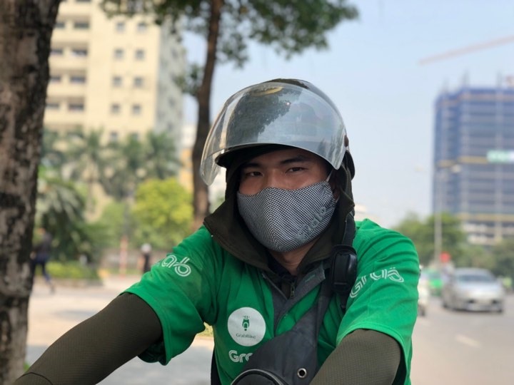 Dương Hạo nói về nghề chạy Grab mưu sinh. Ảnh: Cường Ngô