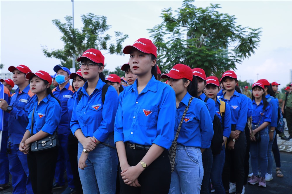 Thứ trưởng Bộ Tài nguyên và Môi trường Võ Tuấn Nhân, Phó Chủ tịch Uỷ ban nhân dân Thành phố Đà Nẵng Lê Trung Chinh, lãnh đạo các cơ quan, ban ngành 11 tỉnh, thành phố ven biển từ Thanh Hóa đến Bình Định, đại diện hãng hàng không Vietjet… cũng có mặt tại sự kiện. Ảnh: VJ.