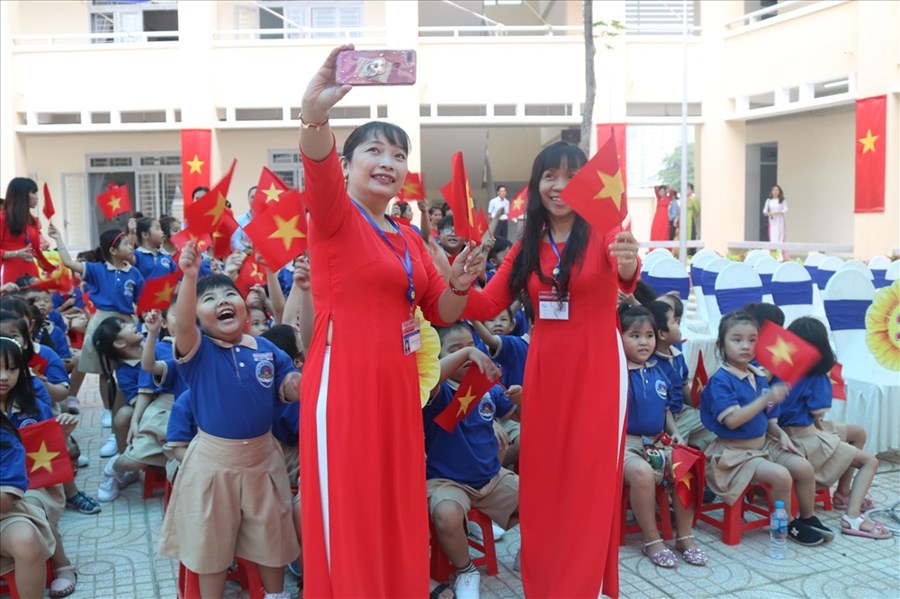 Lễ khai giảng năm nay  Sở yêu cầu lễ khai giảng phải được chuẩn bị chu đáo, an toàn. Đối với các trường mầm non, Sở lưu ý không đọc báo cáo tình hình hoạt động của trường  và nhận trẻ theo từng đợt, tạo điều kiện cho phụ huynh học sinh vào nhóm lớp hỗ trợ với giáo viên giúp trẻ dần thích nghi với môi trường mới.