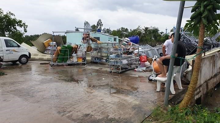 Lốc xoáy khiến ngôi nhà đổ sập hoàn toàn. Ảnh: Nhã Phan