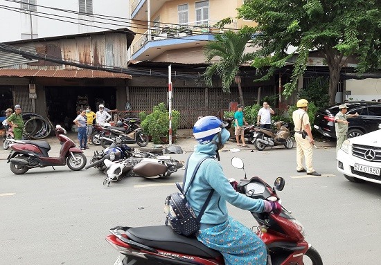Hiện trường vụ tai nạn khiến 2 người bị thương nặng. Ảnh: Người Đưa Tin.