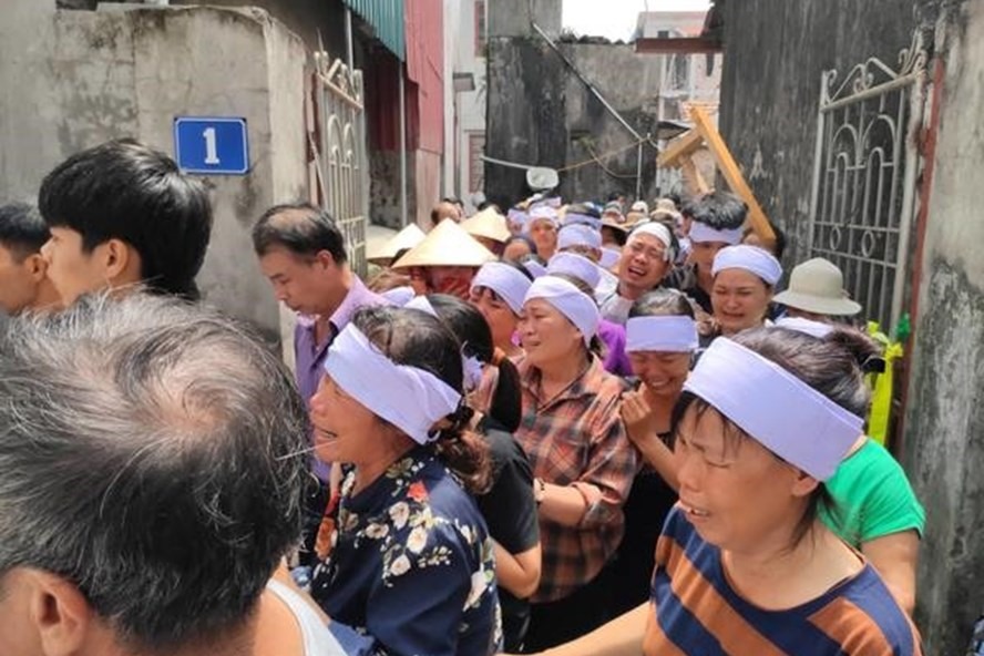 Đám tang vợ chồng ông Nguyễn Văn Hải. Ảnh: Đ.N.