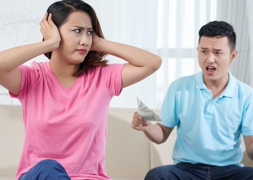 Cãi nhau là nguyên nhân gây ra bất đồng, cũng từ đó mà sinh ra tình cảm rạn nứt. Ảnh: T. L.
