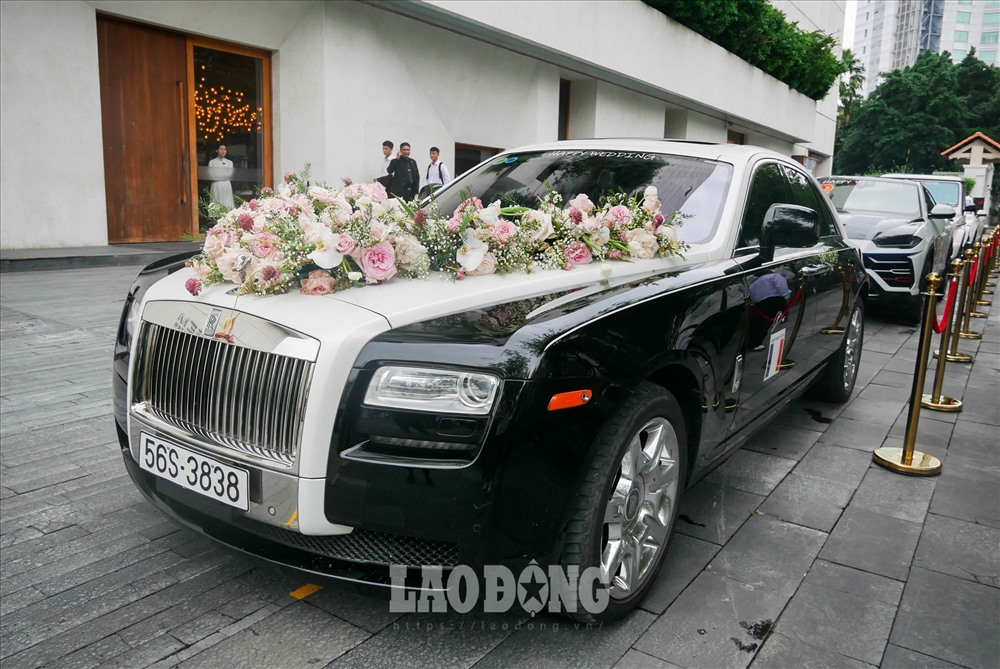 Đám cưới con gái doanh nhân Phạm Trần Nhật Minh quy tụ hầu hết mẫu SUV đình đám tại Việt Nam.
