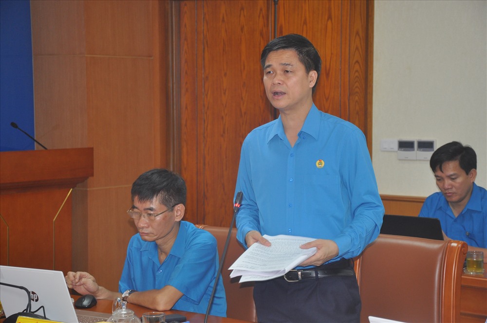 Đồng chí Ngọ Duy Hiểu, Đại biểu Quốc hội, Phó Chủ tịch Tổng Liên đoàn Lao động Việt Nam trình bày báo cáo một số vấn đề lớn trong Bộ luật Lao động sửa đổi lần 3.