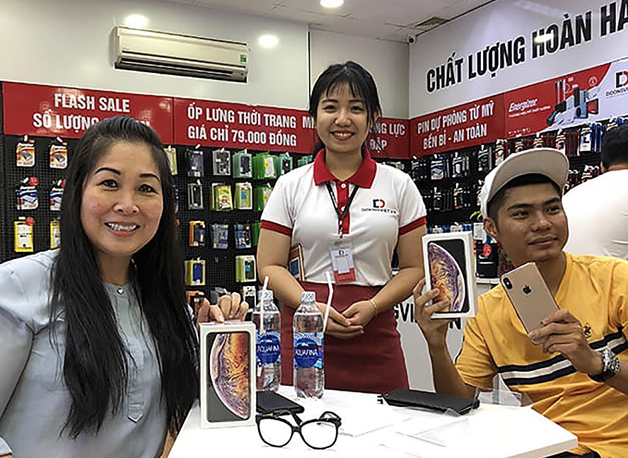 Tuy nhiên sức mua iPhone mới có dấu hiệu chững lại (ảnh:PK).