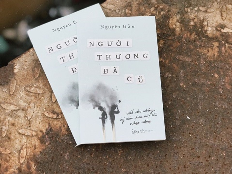 Cuốn sách là những dòng tản mạn nhẹ nhàng về người thương của quá khứ. Cuốn sách là những dòng tản mạn nhẹ nhàng về người thương của quá khứ.