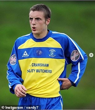 Cầu thủ Leicester City Jamie Vardy chơi cho đội bóng vô danh Stocksbridge Park vào năm 2010. Bây giờ anh đã là nhà vô địch Premier League cùng với “Bầy cáo”, ghi được 116 bàn thắng. Sự thăng tiến đáng kinh ngạc của Jamie Vardy được ví như một câu chuyện cổ tích.