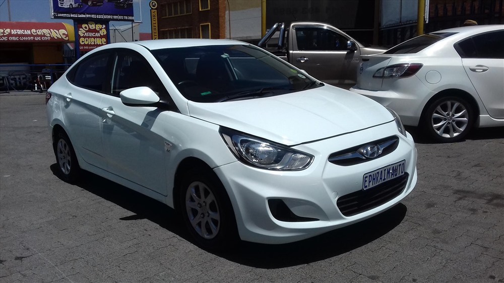 Hyundai Accent số tự động 2011. Ảnh ST.