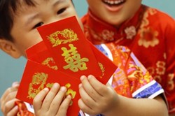 Chia sẻ của các bà mẹ về cách dạy con quản lý tiền lì xì năm mới Canh Tý