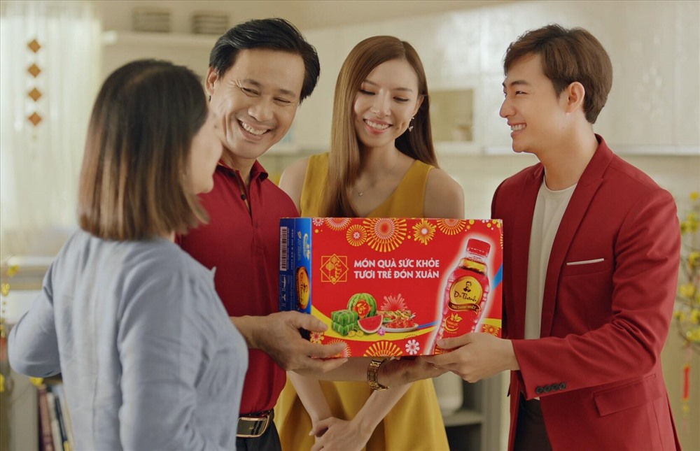 Trà Thanh nhiệt Dr Thanh - món quà sức khỏe ý nghĩa trao nhau trong dịp xuân về.