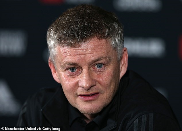 HLV Solskjaer vẫn phủ nhận về thương vụ Fernandes. Ảnh: Getty