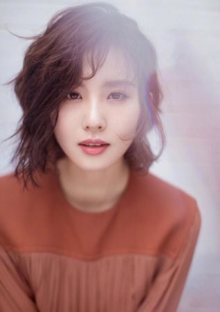 Đây cũng là bộ phim truyền hình mới nhất đánh dấu sự quay trở lại sau một năm kết hôn và sinh con của Lưu Thi Thi.