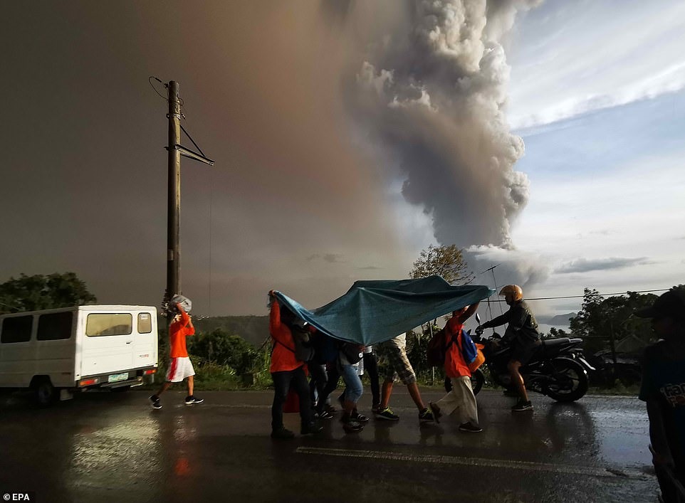 Tập đoàn lưới điện quốc gia Philippines (NGCP) cho biết, nguồn điện từ Meralco cũng bị giảm đáng kể do tro bụi núi lửa Taal phun trào gây sự cố mất điện của 3 đường dây 500 kilovolt và 2 đường dây 230 kilovolt.