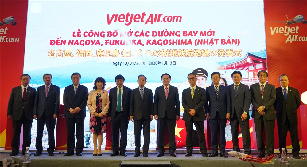Nghi thức chính thức công bố 5 đường bay mới kết nối Hà Nội, TP. HCM, Đà Nẵng với Nagoya, Fukushima và Kagoshima (Nhật Bản).