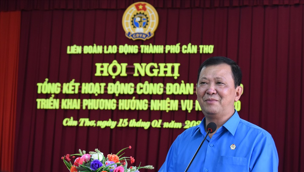 Ông Trần Văn Tám - Chủ tịch LĐLĐ TP.Cần Thơ - phát biểu tại buổi lễ. Ảnh: Thành Nhân