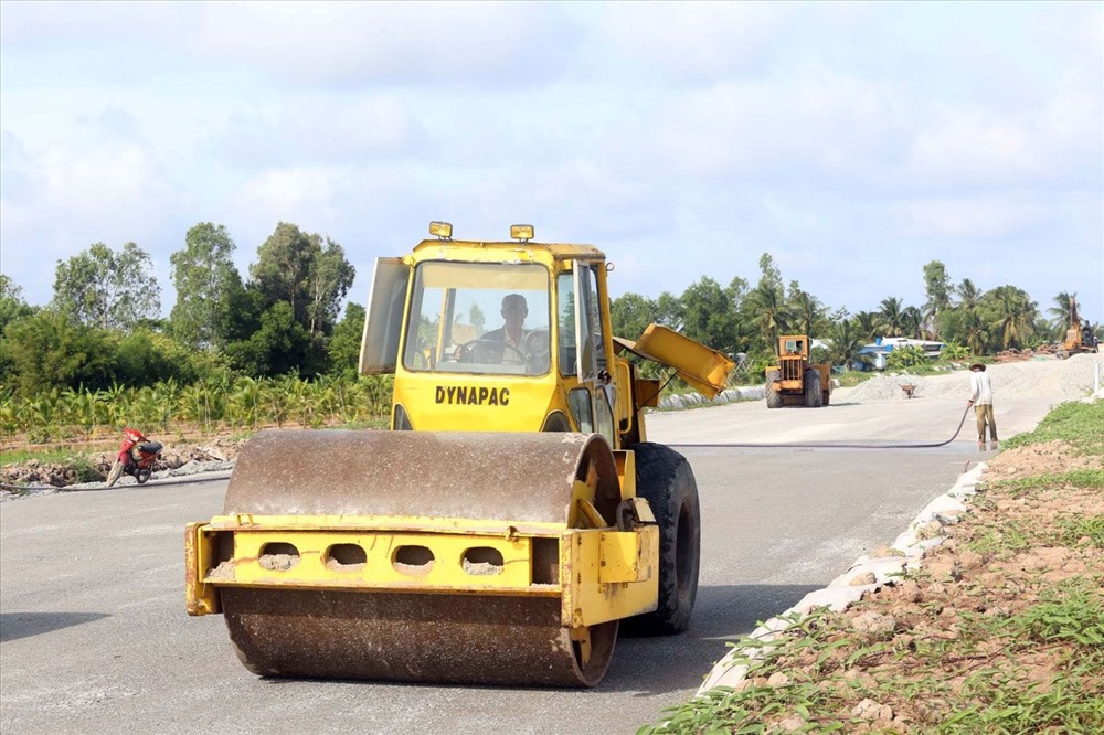 Thảm cấp phối đá dăm tại gói thầu CW2 (Kiên Giang). Ảnh: Sơn Hùng Báo Tin tức