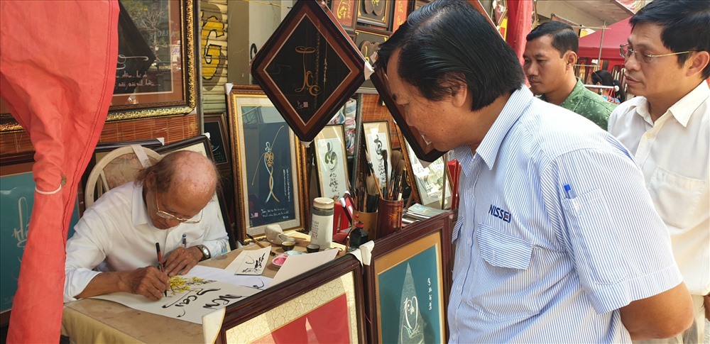 Nhiều người