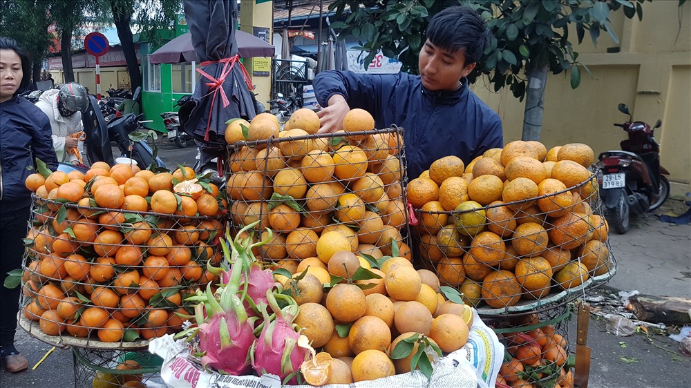 Cam lòng vàng tăng giá 10.000-20.000 đồng/kg. Ảnh: Kh.V
