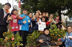 Khng v qu¨º n Tt, sinh vi¨ºn li b¨¢n qut thu tin triu