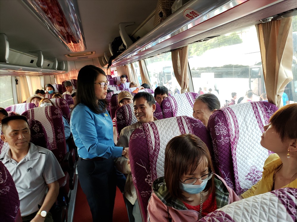 Lãnh đạo LĐLĐ tỉnh Đồng Nai thăm hỏi công nhân lao động