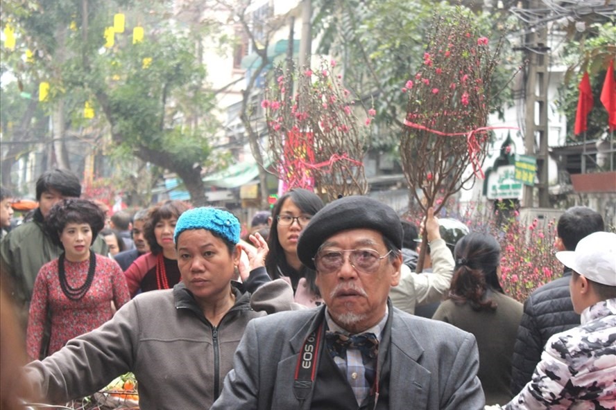 Chợ hoa Hàng Lược.