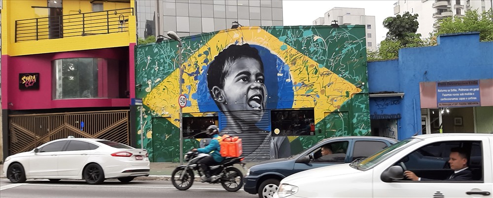 Các họa phẩm đường phố ở Brazil có thể khiến bạn sững sờ ngạc nhiên ở mọi góc nhìn. Ảnh: Lãng Quân