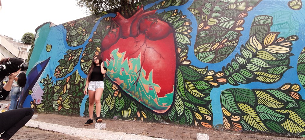 Các họa phẩm đường phố ở Brazil có thể khiến bạn sững sờ ngạc nhiên ở mọi góc nhìn. Ảnh: Lãng Quân