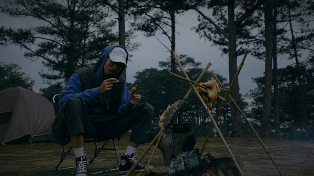 Đen Vâu hứa hẹn sẽ mang tới cho khán giả MV “chất” trong dịp Tết này. Ảnh cắt từ clip