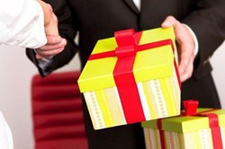 Thanh tra Chính phủ yêu cầu báo cáo việc "nhận quà Tết trái quy định"