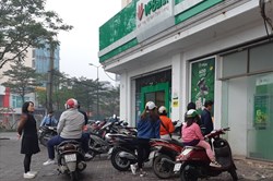 Bỏ mặc ATM trục trặc ngày Tết, ngân hàng có tôn trọng khách hàng?
