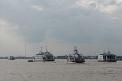 Phà Rạch Miễu sẽ xuất hiện trở lại để "cứu nguy" cầu Rạch Miễu quá tải?