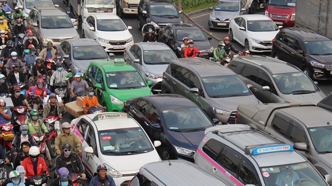 Chuyện ngày Tết: Bát phở tăng giá và cuốc xe không mặc cả