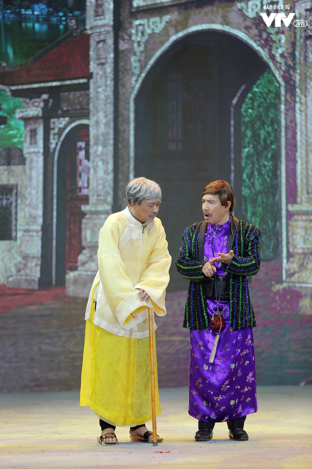 Cụ Hạc là người cao tuổi nhất làng Vũ Đại và cũng là người đứng đầu của làng. Ảnh: VTV.