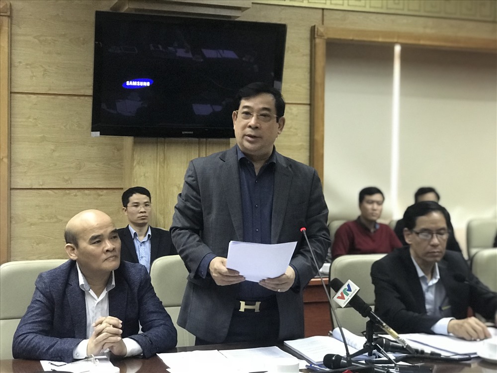 Ông Lương Ngọc Khuê thông tin về 2 ca bệnh. Ảnh: Thuỳ Linh