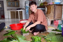 Văn Hậu và dàn cầu thủ tuyển Việt Nam khoe ảnh đón Tết Nguyên đán