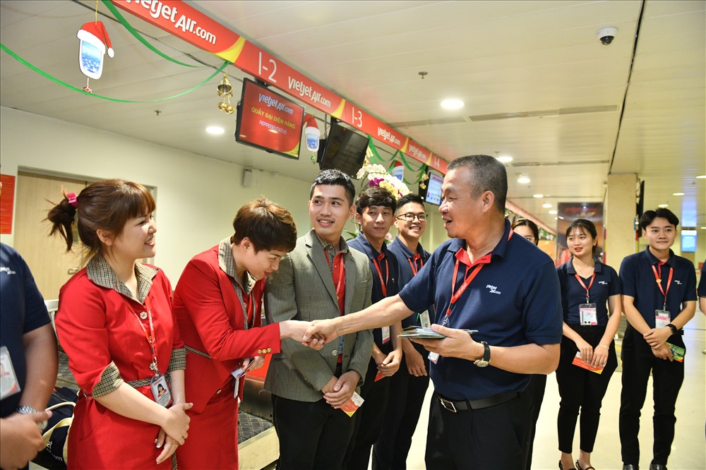 Giám đốc Điều hành Vietjet cũng gửi lời cảm ơn chân thành tới tất cả các bạn nhân viên đang phục vụ tại sân bay trong ca trực cuối cùng của năm Kỷ Hợi.