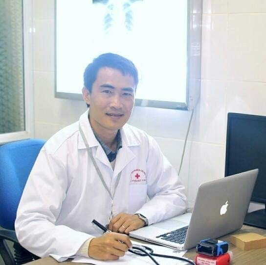Bác sĩ Nguyễn Huy Hoàng