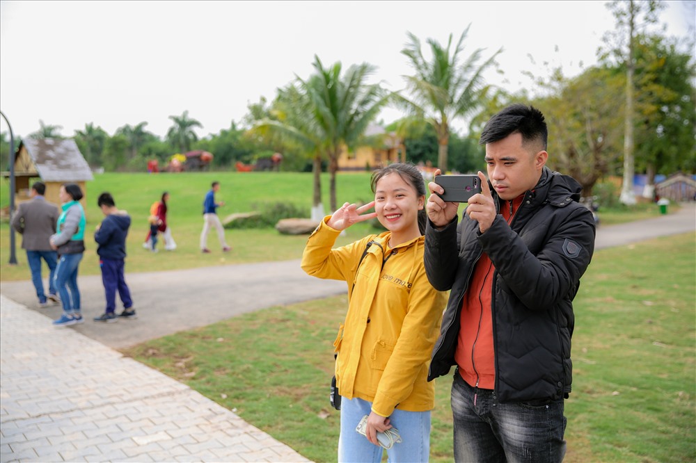 Các trò chơi tại đây mang tính gợi mở, khuyến khích các hoạt động thể chất đòi hỏi vận động nhiều như leo trèo, thăng bằng, tăng khả năng nhận diện không gian hình học… khiến trẻ vui vẻ, hoạt bát, nhanh nhẹn và giao tiếp tự tin.