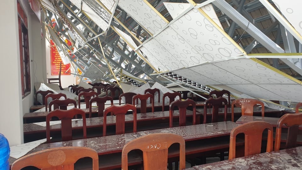 Cảnh dổ nát bên trong hội trường sau sự cố ngày 10.8.2019