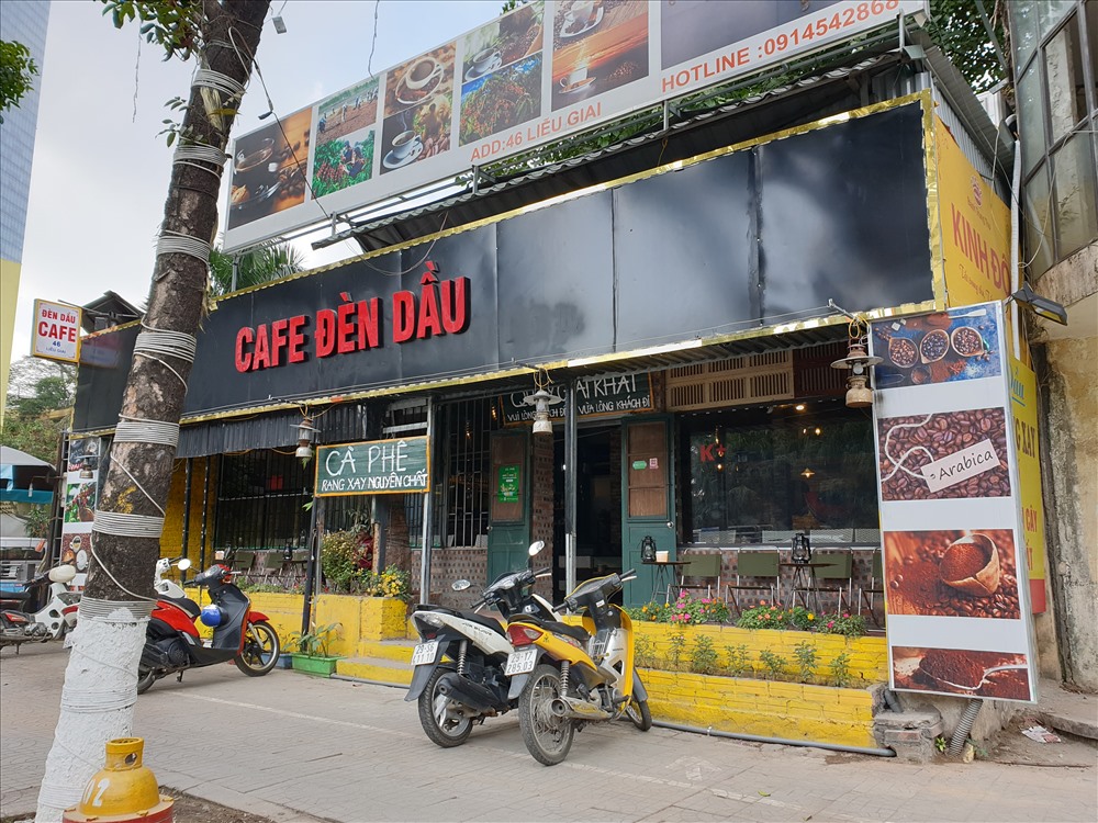 Phó Chủ tịch UBND quận Ba Đình Nguyễn Trung Dũng khẳng định: “Chủ thể được bồi thường, hỗ trợ là Hội Toán học Việt Nam đã đồng thuận với phương án giải phóng mặt bằng. Các hộ kinh doanh cố tình chây ì, không bàn giao mặt bằng là hành vi chiếm đất, vi phạm Luật đất đai”. Ảnh: Tùng Giang.