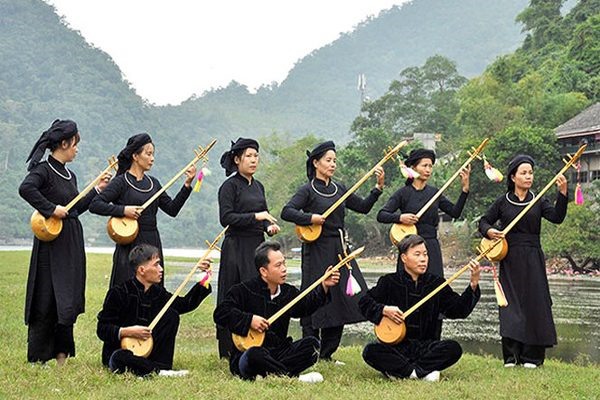 Nghệ thuật hát Then. Ảnh: T.L
