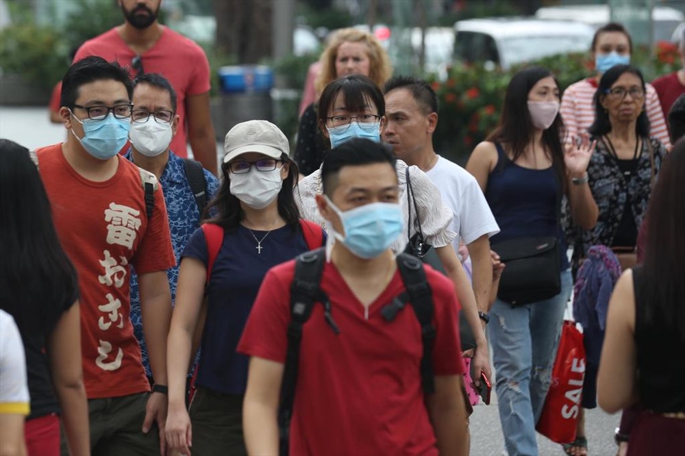 Chính phủ Singapore sẽ phân phát khẩu trang cho toàn bộ người dân để phòng ngừa virus Corona. Ảnh: Today
