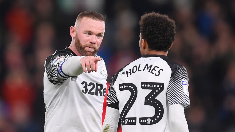 Wayne Rooney trong màu áo của Derby County.