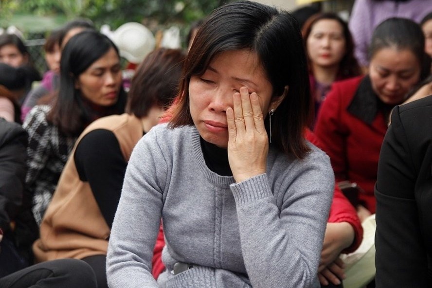 Giáo viên hợp đồng đã phải chịu nhiều thiệt thòi, nhưng một năm qua họ phải sống những ngày lo âu vì có nguy cơ bị mất việc. Ảnh: Thúy Nga.